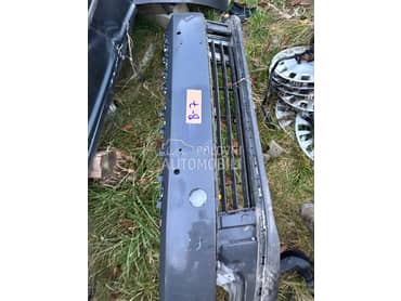 Branik prednji za Volkswagen Passat B7 od 2010. do 2015. god.