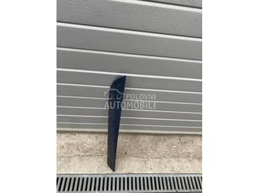 Lajsna na dnu zadnjih vrata za Audi A6 od 2004. do 2008. god.