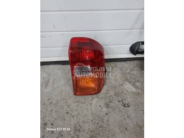 Desna lampa za Toyota RAV 4 od 2000. do 2005. god.