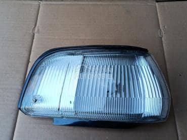 Desna blenda lažnjak za Toyota Corolla od 1988. do 1991. god.