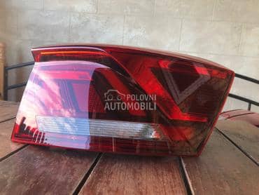 Desna stop lampa led za Volkswagen T-Roc od 2019. do 2023. god.