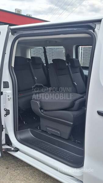 Opel Vivaro 2.0D AT8, 9 sedista ODMAH