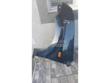 Levo krilo u plavoj boji za Ford Fusion od 2002. do 2010. god.