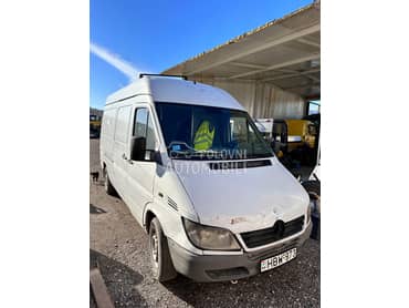 Mercedes Benz Sprinter 208
