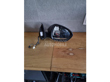 desni retrovizor za Alfa Romeo Stelvio od 2017. do 2020. god.