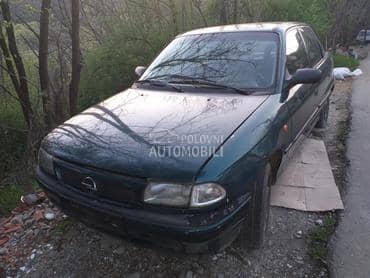 Prednji branik za Opel Astra F od 1995. do 2000. god.