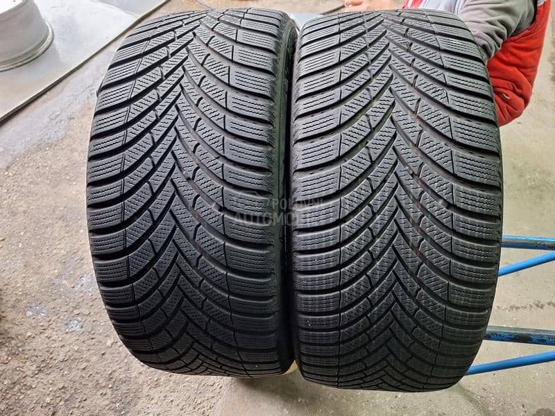 Semperit 245/40 R18 Zimska