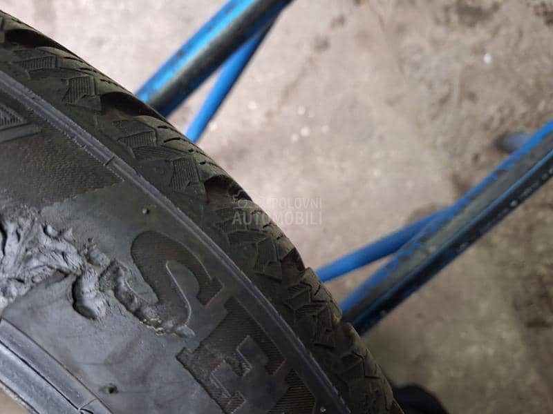 Semperit 245/40 R18 Zimska