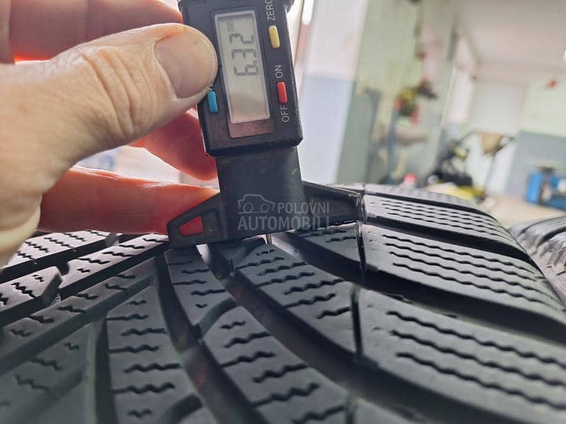 Semperit 245/40 R18 Zimska