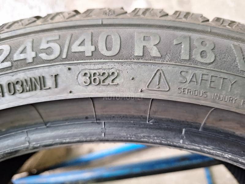 Semperit 245/40 R18 Zimska