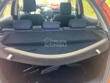 polica u gepeku za Mazda 2 od 2007. do 2014. god.