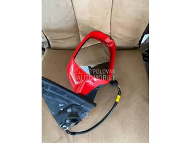 Desni retrovizor,rucno sklapa za Audi A4 od 2010. do 2016. god.