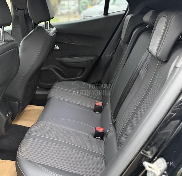 Peugeot 2008 1.5 HDI GT LINE EAT8