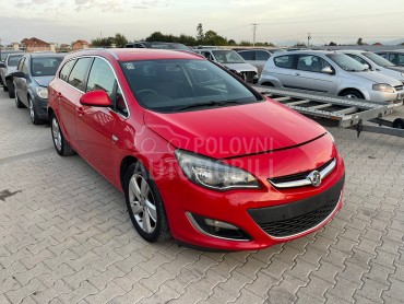 Opel Astra J -  kompletan auto u delovima