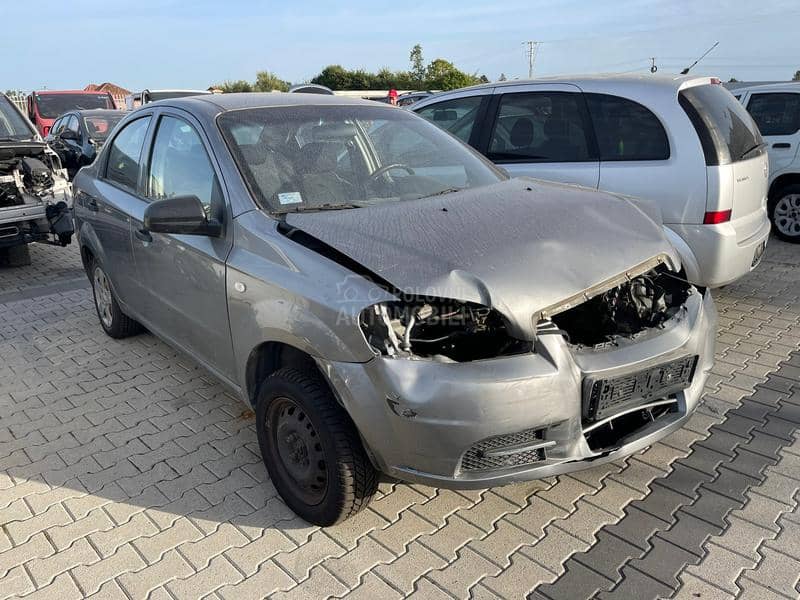 Chevrolet Aveo -  kompletan auto u delovima