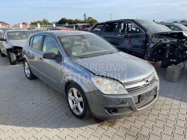 Opel Astra H -  kompletan auto u delovima