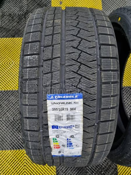 Triangle 225/40 R19 Zimska