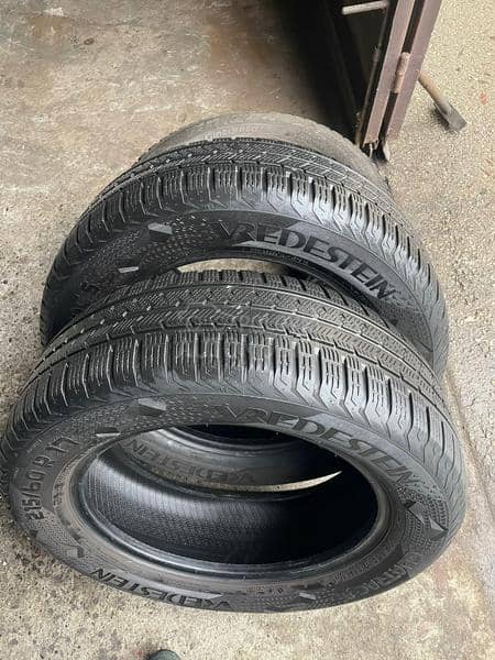 Vredestein 215/60 R17 Sve sezone