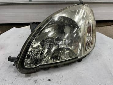 Levi far sa suzom za Toyota Yaris od 2003. do 2006. god.