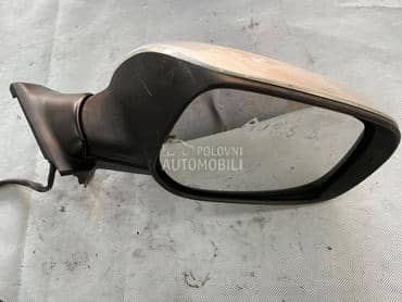 Retrovizor desni za Toyota Auris od 2006. do 2010. god.