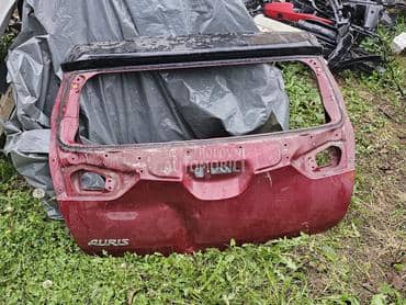 gepek vrata za Toyota Auris