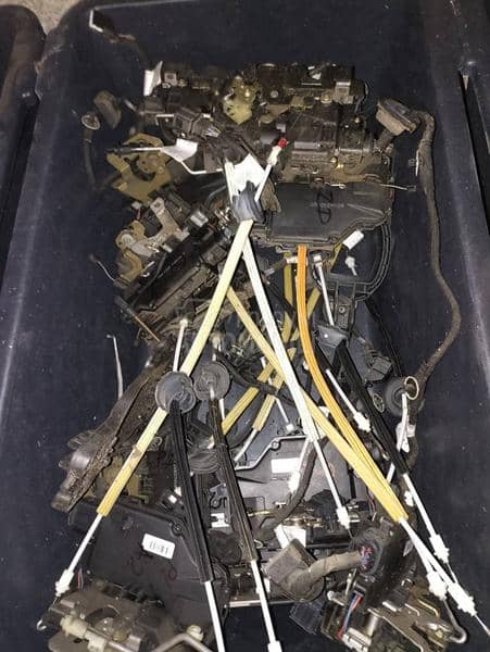 brava zadnja leva desna