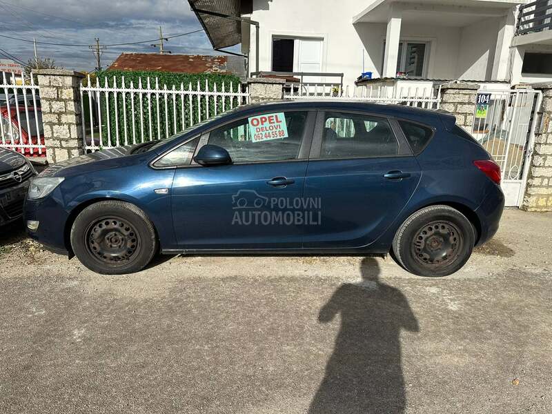 Delovi za Opel Astra J 2013. god.