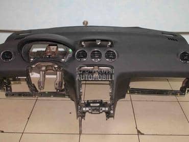 Instrumet tabla sa aerbegom za Peugeot 308