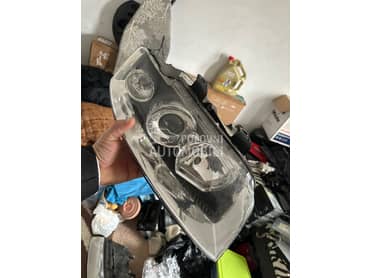 Far desni ksenon za Audi A4 od 2001. do 2004. god.