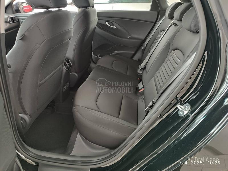 Hyundai i30 1,5 DPI PREMIUM