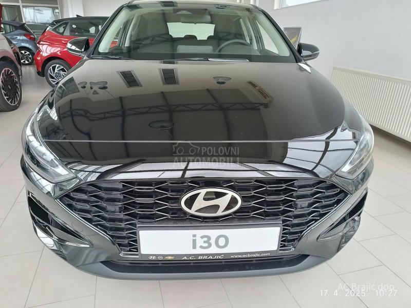 Hyundai i30 1,5 DPI PREMIUM