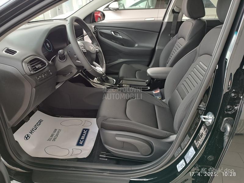 Hyundai i30 1,5 DPI PREMIUM
