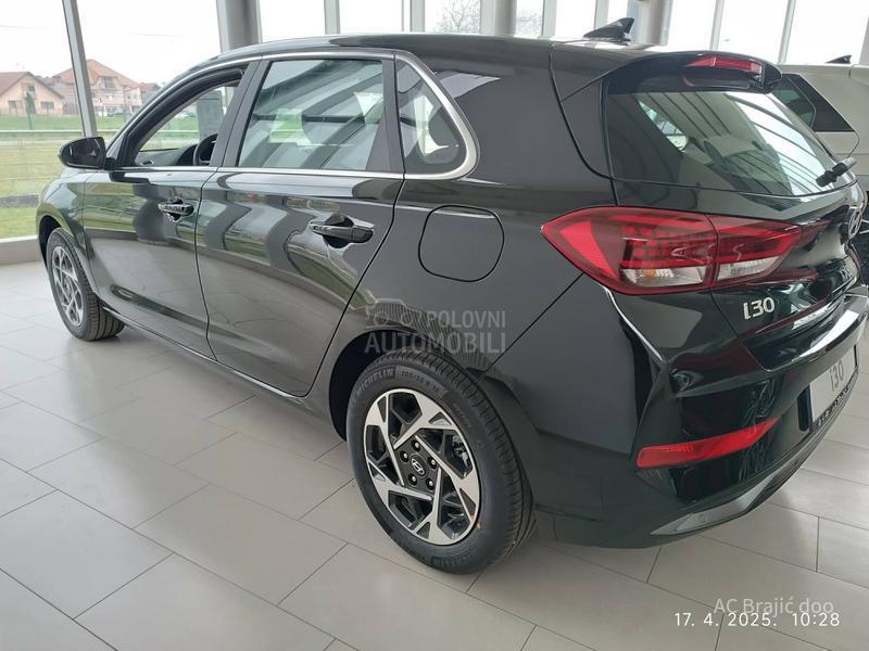 Hyundai i30 1,5 DPI PREMIUM