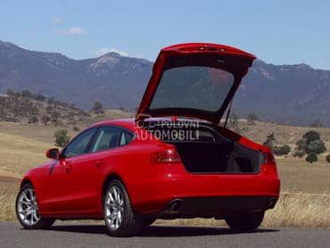 Audi A5 2010. god. -  kompletan auto u delovima