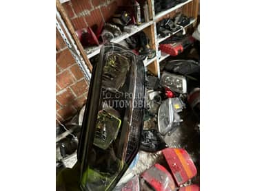 Far levi za Volkswagen Touran od 2014. do 2018. god.