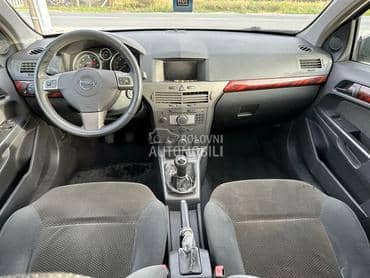 Enterier za Opel Astra H od 2004. do 2012. god.