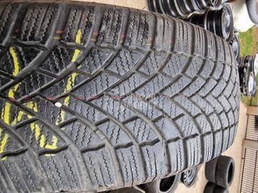 Bridgestone 215/65 R17 Zimska