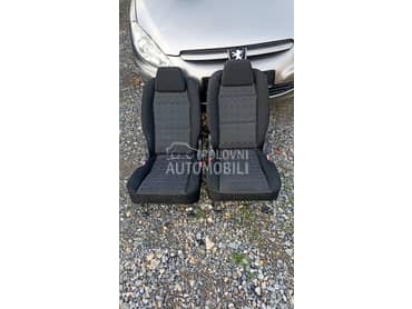 Sediste 6 i 7 za Peugeot 307