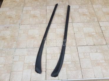 Lajsna pored šoferke i stuba za Peugeot 308