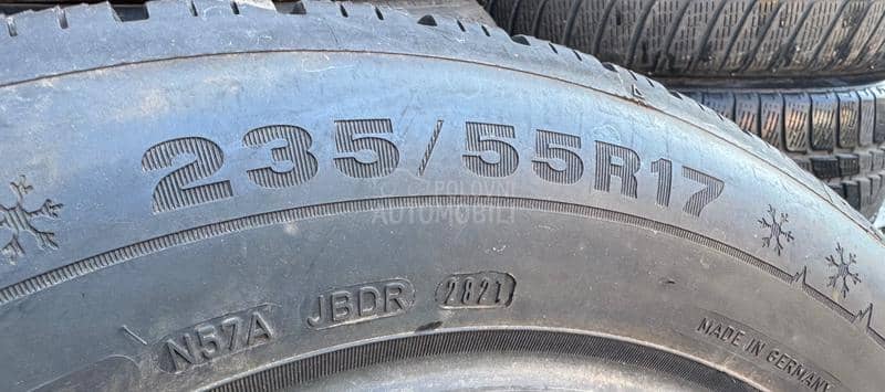 Dunlop 235/55 R17 Zimska