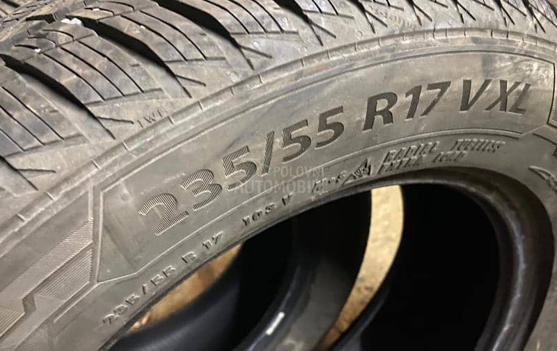 Goodyear 235/55 R17 Zimska