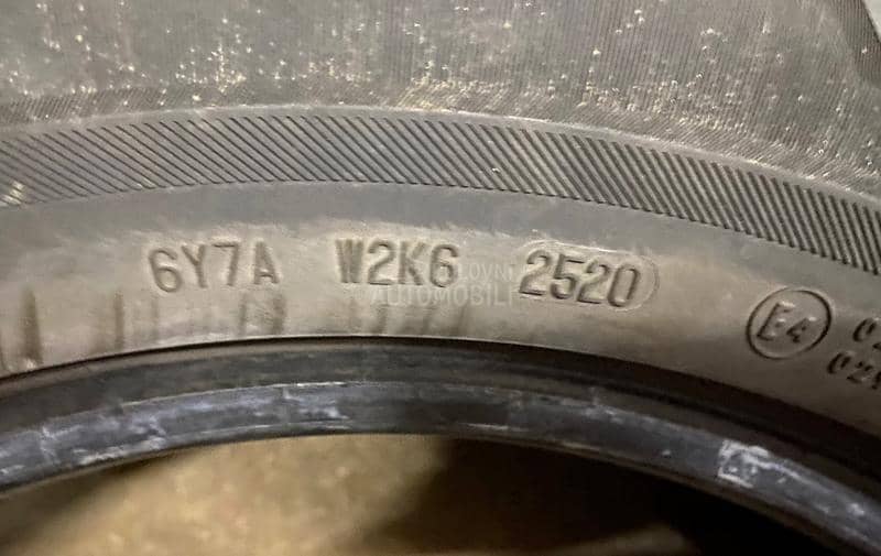 Goodyear 235/55 R17 Zimska