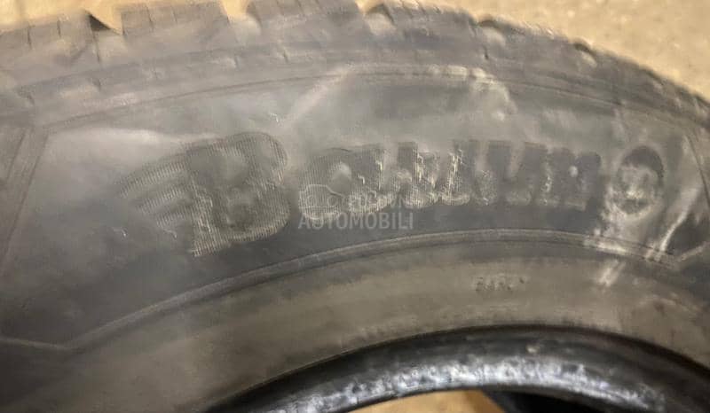 Goodyear 235/55 R17 Zimska