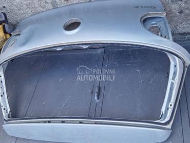 gepek vrata ostecena za Volkswagen Golf 5