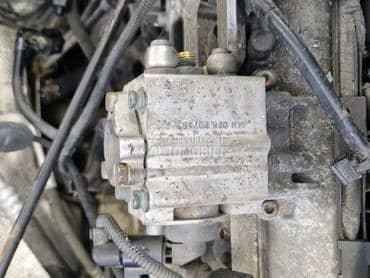 pumpa goriva 1.6 benzin za Volkswagen Golf 5