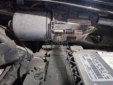 Prednji motor brisača za Audi A6 od 2011. do 2016. god.