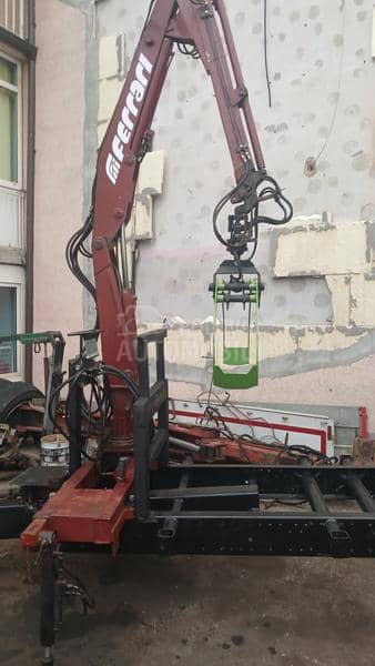 Prikolica sa dizalicom