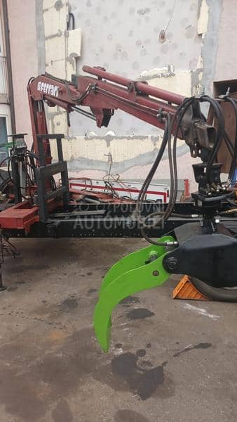 Prikolica sa dizalicom