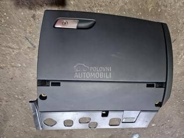 Kaseta-fioka za Audi A6 od 2011. do 2016. god.