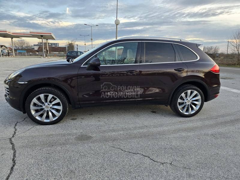 Porsche Cayenne platinum edition